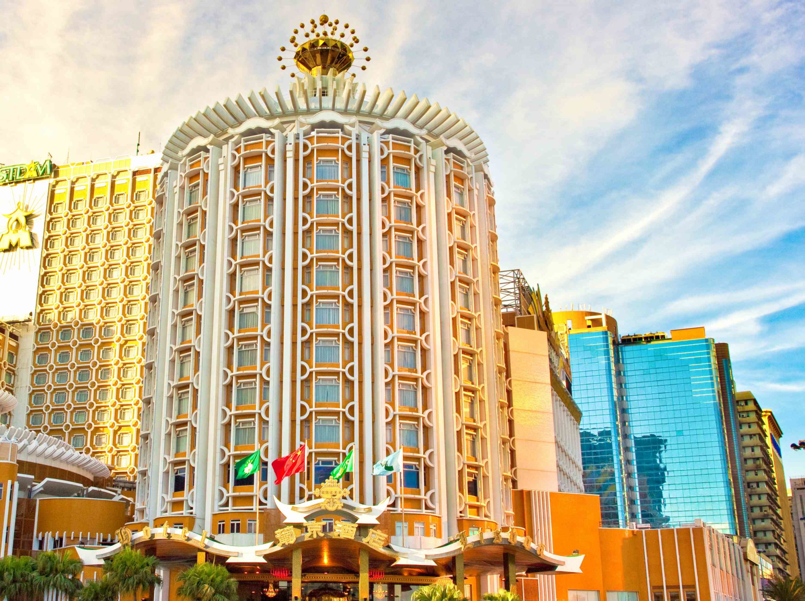 hotel-lisboa-macau-macau-hotel-luxury-hotel-in-macau